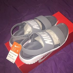 Women Nike tanjun sandals
